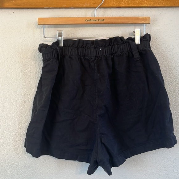 LC Lauren Conrad Smocked Paper Bag Shorts pockets cotton black size medium - Picture 7 of 13